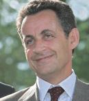 Nicolas Sarkozy propose aux Français de «travailler plus pour gagner plus» et prône la défiscalisation des heures de travail supplémentaires.