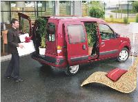 Proche du véhicule particulier, le Renault Kangoo est la fourgonnette la plus vendue en France.