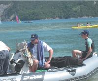 Bruno Watine au lac d'Embrun, avec son fils.