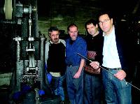 Daniel Cheynet (à droite), en compagnie de ses salariés.