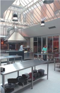 Avec ses cours de cuisine à petits prix, L'Atelier des chefs séduit près de 2000 personnes par jour.