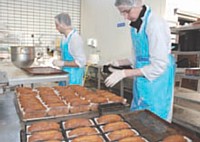 La branche bio génère 40 % des ventes de la Biscuiterie terre et soleil. Les 60 % restants sont assurés par ses boutiques spécialisées dans les produits bretons.