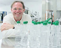 Pascal Bastien, fondateur de Vegetal & Mineral Water, compte augmenter sa production de bouteilles. Dans trois ans, l'entreprise en produira 500 millions par an.