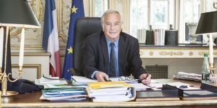 François Rebsamen va quitter son poste de ministre du Travail