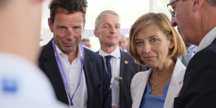 Florence Parly, ministre des Armées, en compagnie de Geoffroy Roux de Bézieux lors de l'Université d'été du Medef, mardi 29 août 2017.