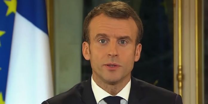 Emmanuel Macron annonce une revalorisation de la prime d'activité pour les travailleurs au Smic