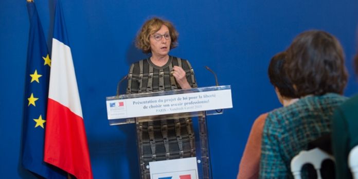 Muriel Pénicaud lors de la présentation à la presse du projet de loi pour la liberté de choisir son avenir professionnel, le 6 avril 2018.