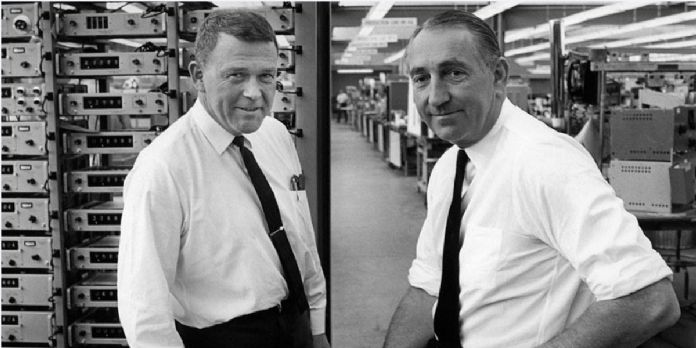 De gauche à droite : William Hewlett et David Packard