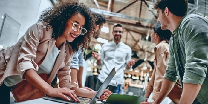 Le plan du gouvernement pour relancer l'apprentissage et l'emploi des jeunes