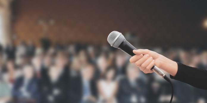 Communiquer sur un plateau : débattre ou se débattre ?